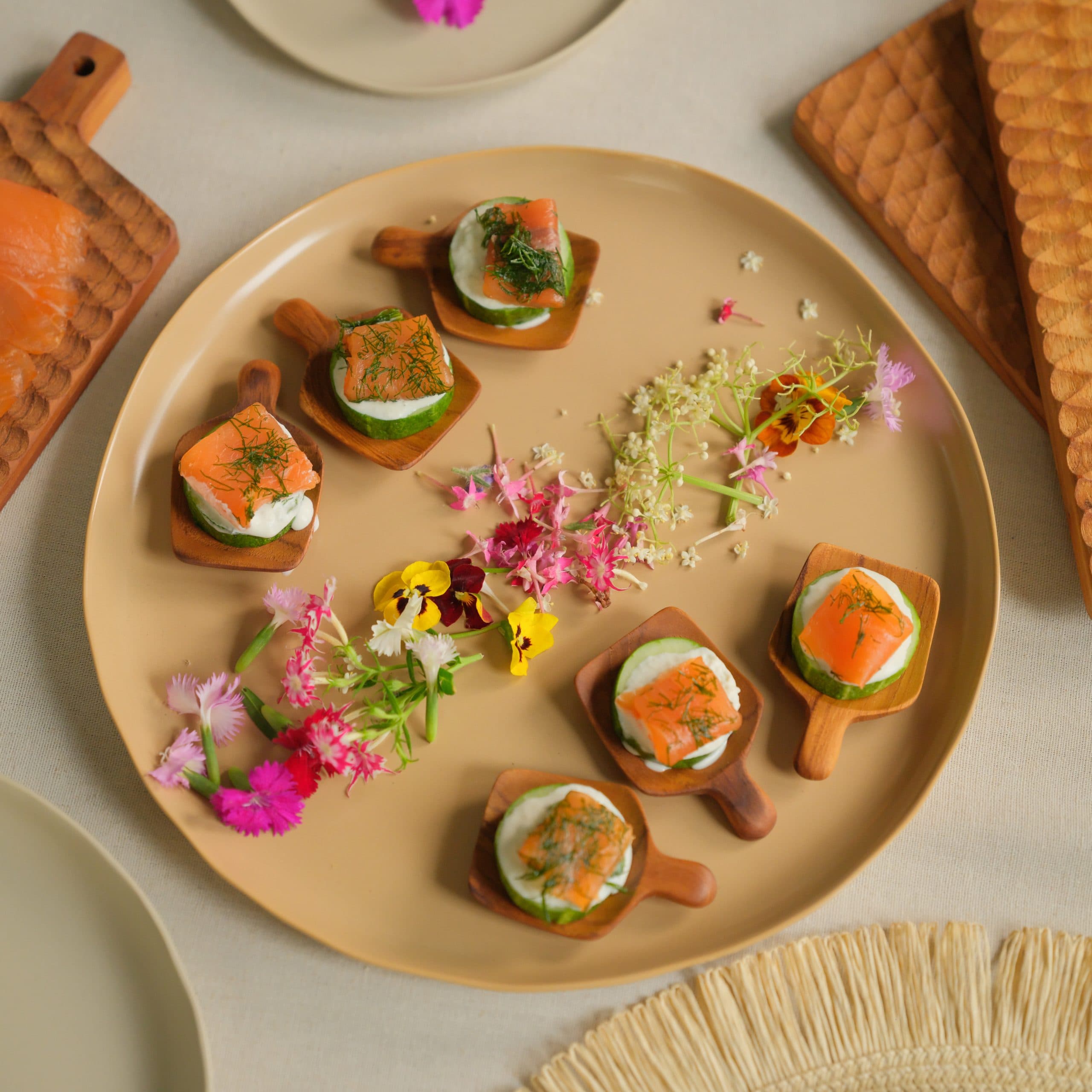 camille round plate M