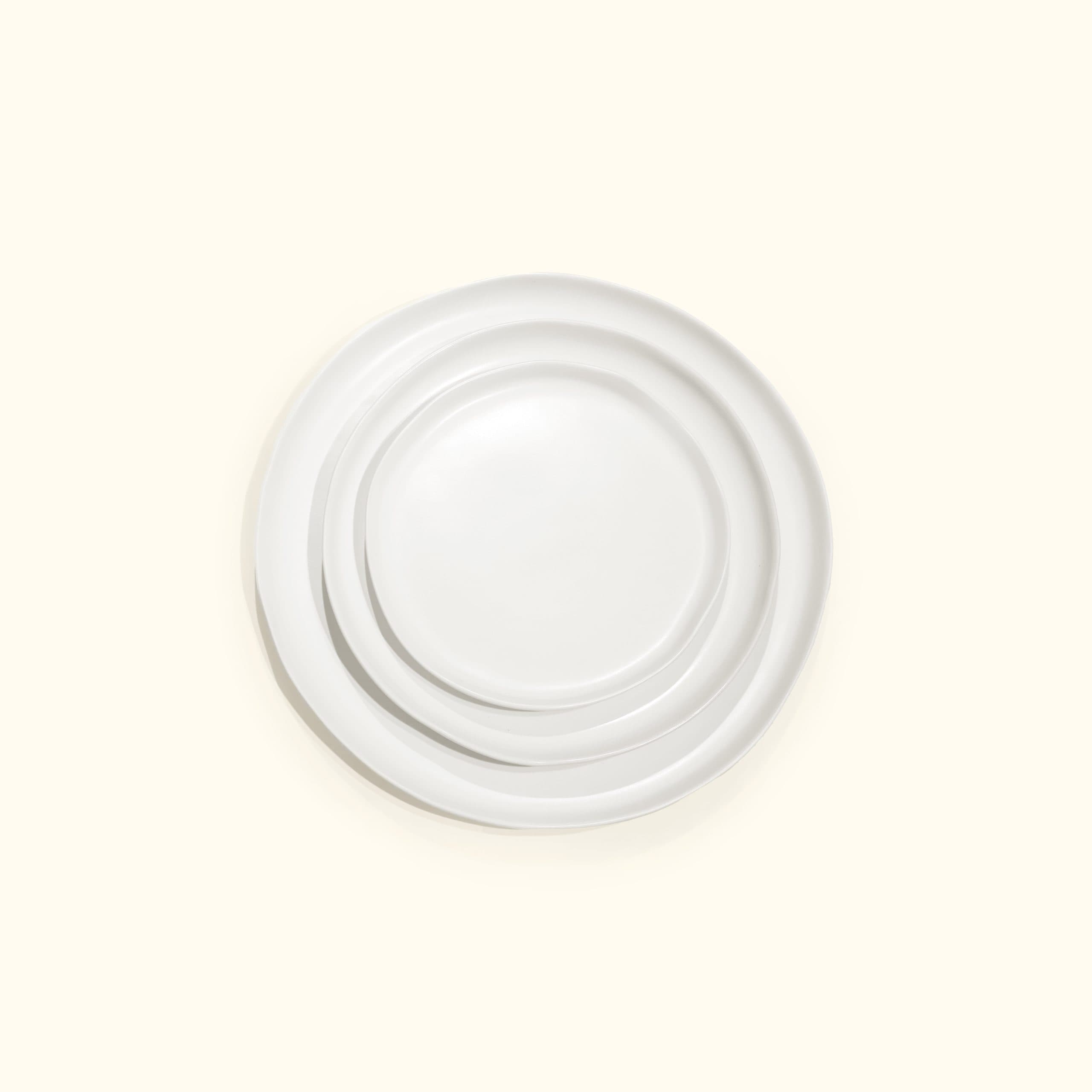 camille round plate M